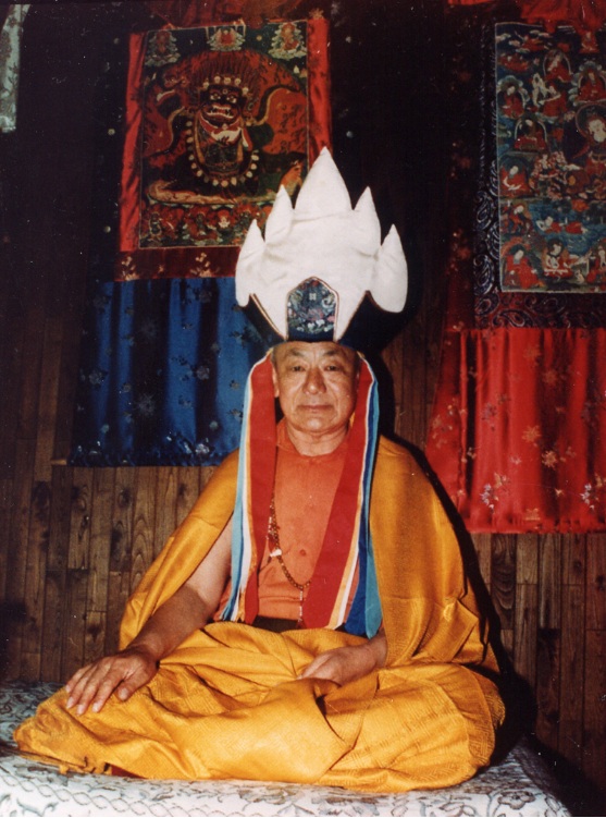 Gendun Rinpoche wearing the Maitripa Hat