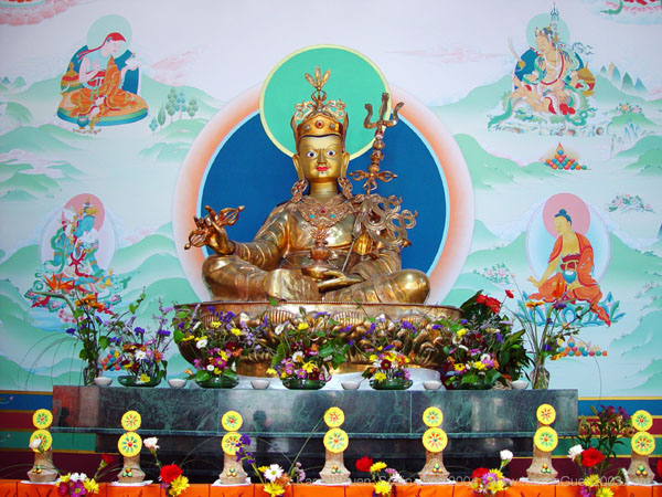 Guru Rinpoche in Karma Guen