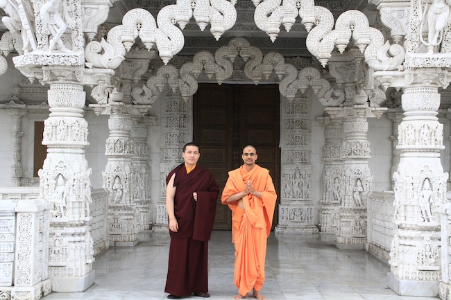 Outside the Swaminarayan Hindu temple - H.H 17th Karmapa and Sadhu Paramtattvadas