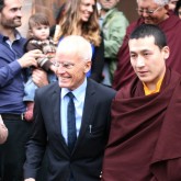Lama Ole Nydahl and H.H. Karmapa leave the Beaufoy