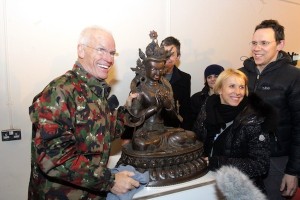 Lama Ole unveils a Buddha Statue in the main hall of the Beaufoy