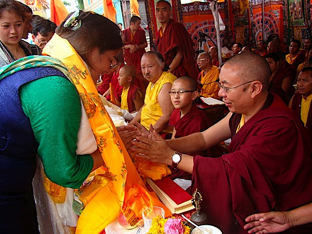 Shangpa Rinpoche blessing with Tsikey Chokling Rinpoche, Tulku Urgyen Yangsi and other lamas